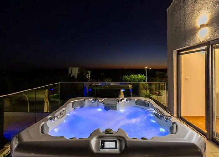 Villa Izabel With Hot Whirpool