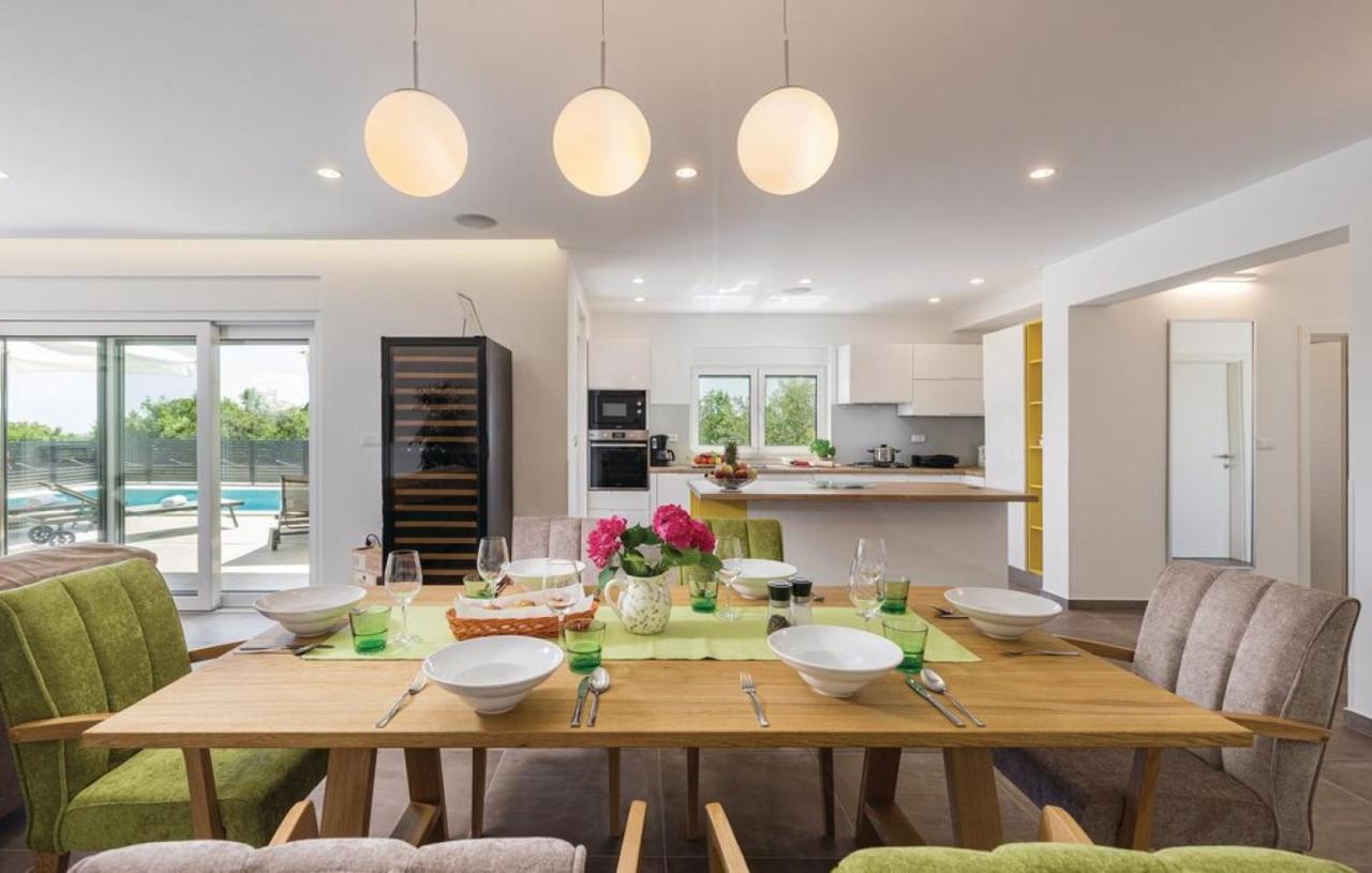 Villa Izabel With Hot Whirpool
